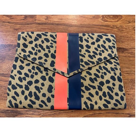 Stella & Dot Women's Bellamy Leopard Print Clutch with Removable Crossbody Chain - Picture 1 of 9